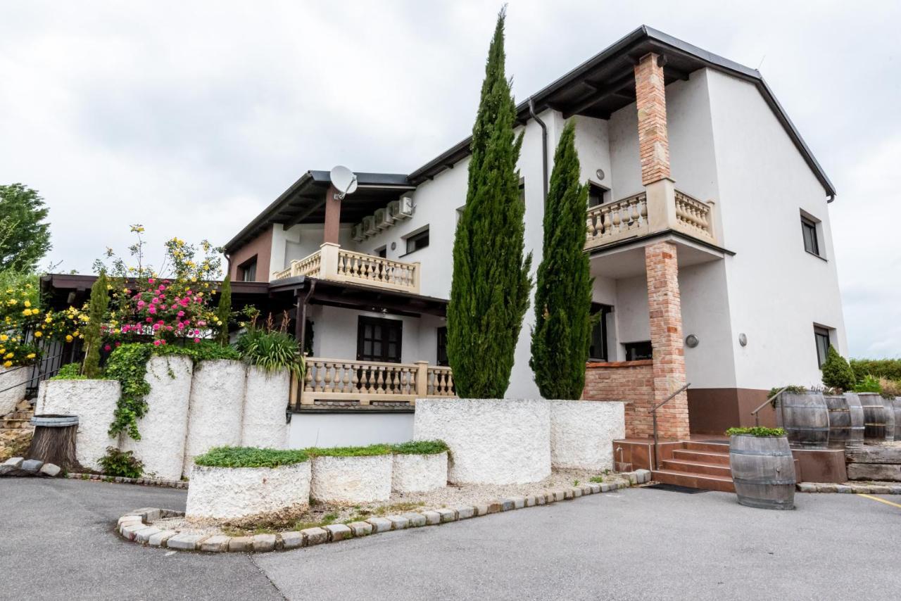 Gaestehaus Moser Mönchhof Dış mekan fotoğraf